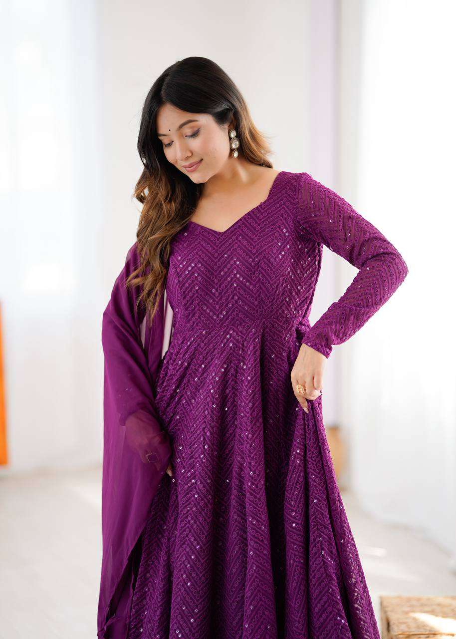 Womens Pure Romansilk Chanderi Embroidered Anarkali Kurti With Dupatta & Pant Set - Image 8