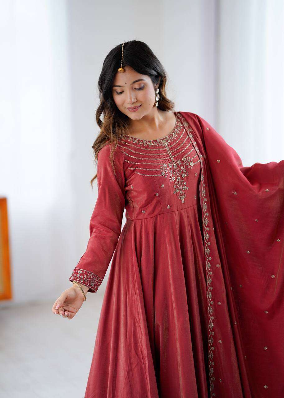 Womens Pure Romansilk Chanderi Embroidered Anarkali Kurti With Dupatta & Pant Set - Image 2