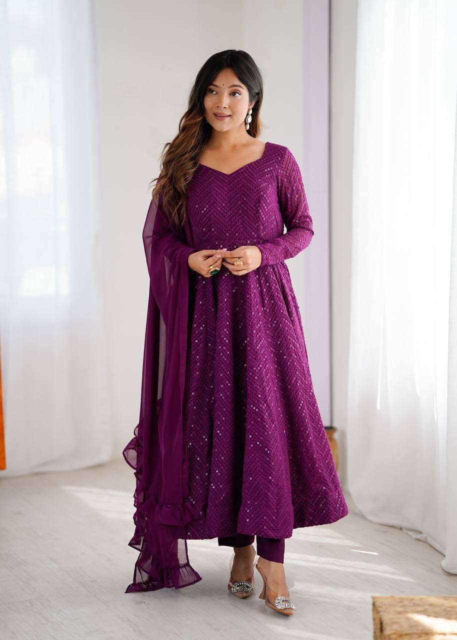 Womens Pure Romansilk Chanderi Embroidered Anarkali Kurti With Dupatta & Pant Set - Image 7