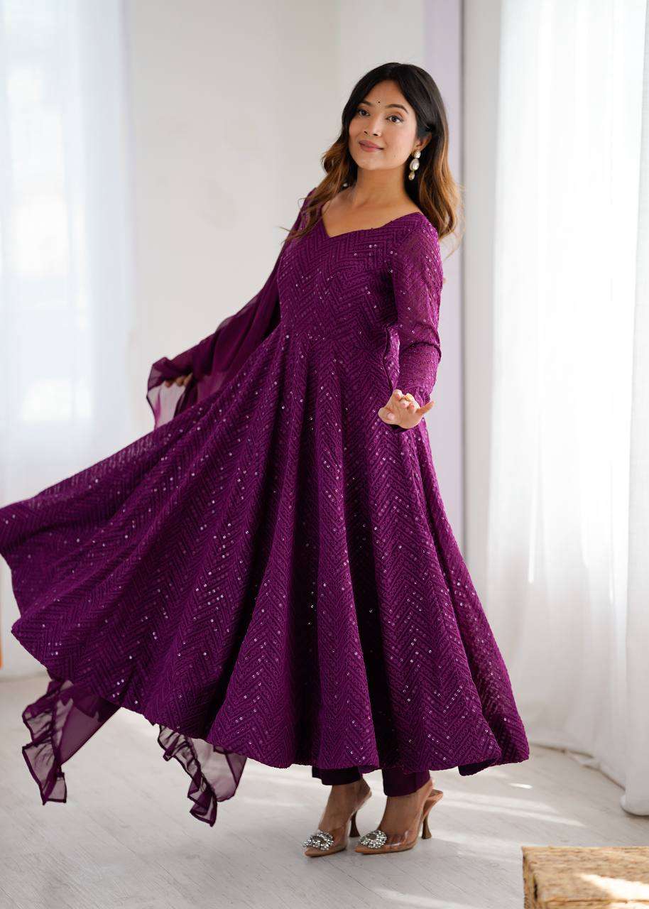 Womens Pure Romansilk Chanderi Embroidered Anarkali Kurti With Dupatta & Pant Set - Image 3