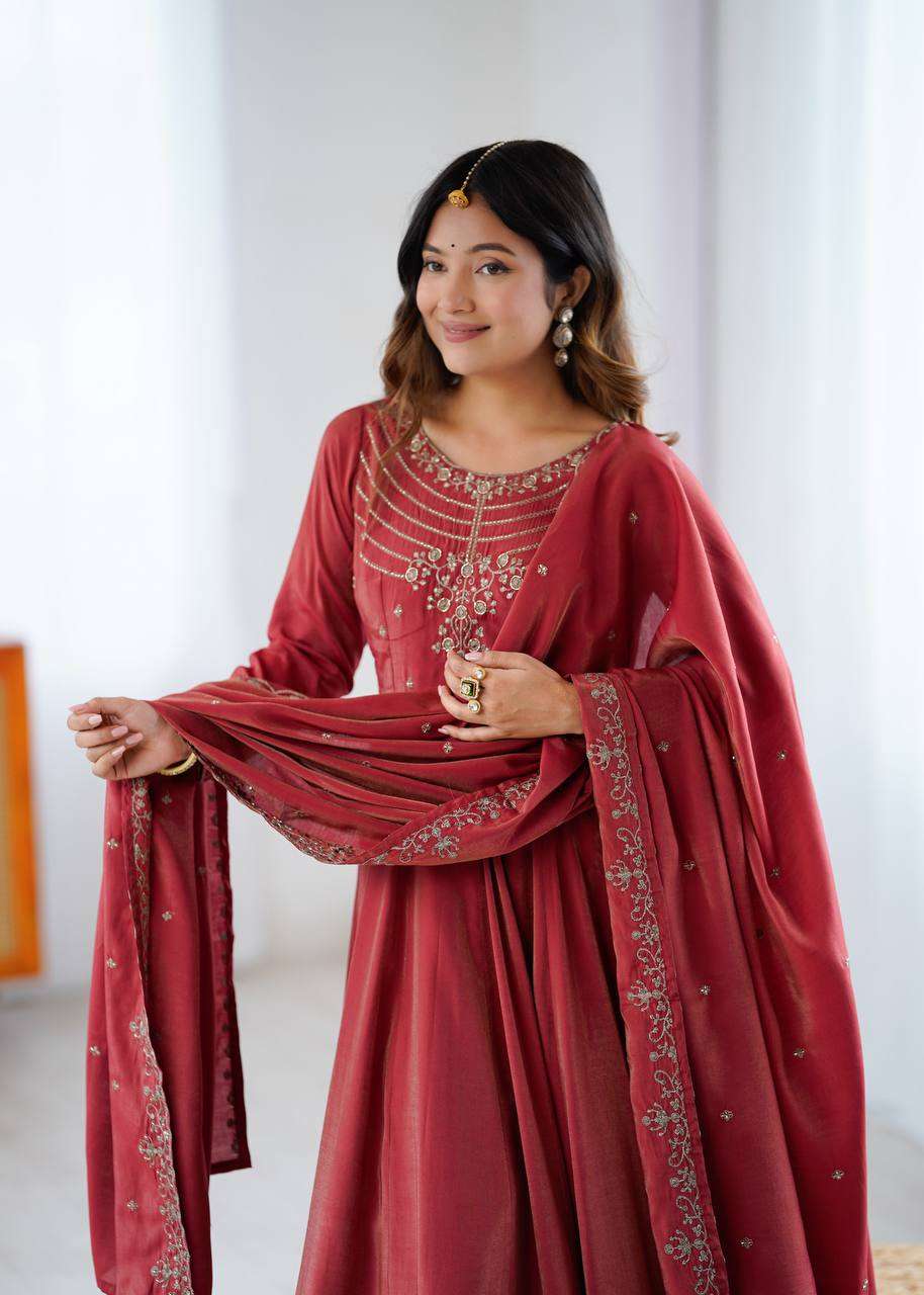 Womens Pure Romansilk Chanderi Embroidered Anarkali Kurti With Dupatta & Pant Set - Image 4