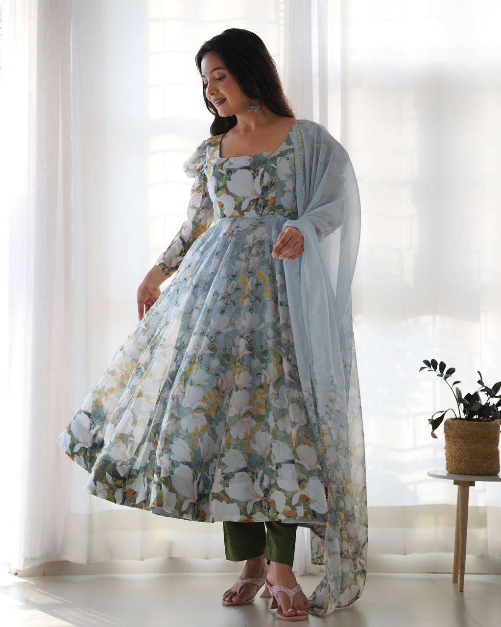 Womens Pure Romansilk Chanderi Floral Printed Anarkali Kurti With Dupatta & Pant Set
