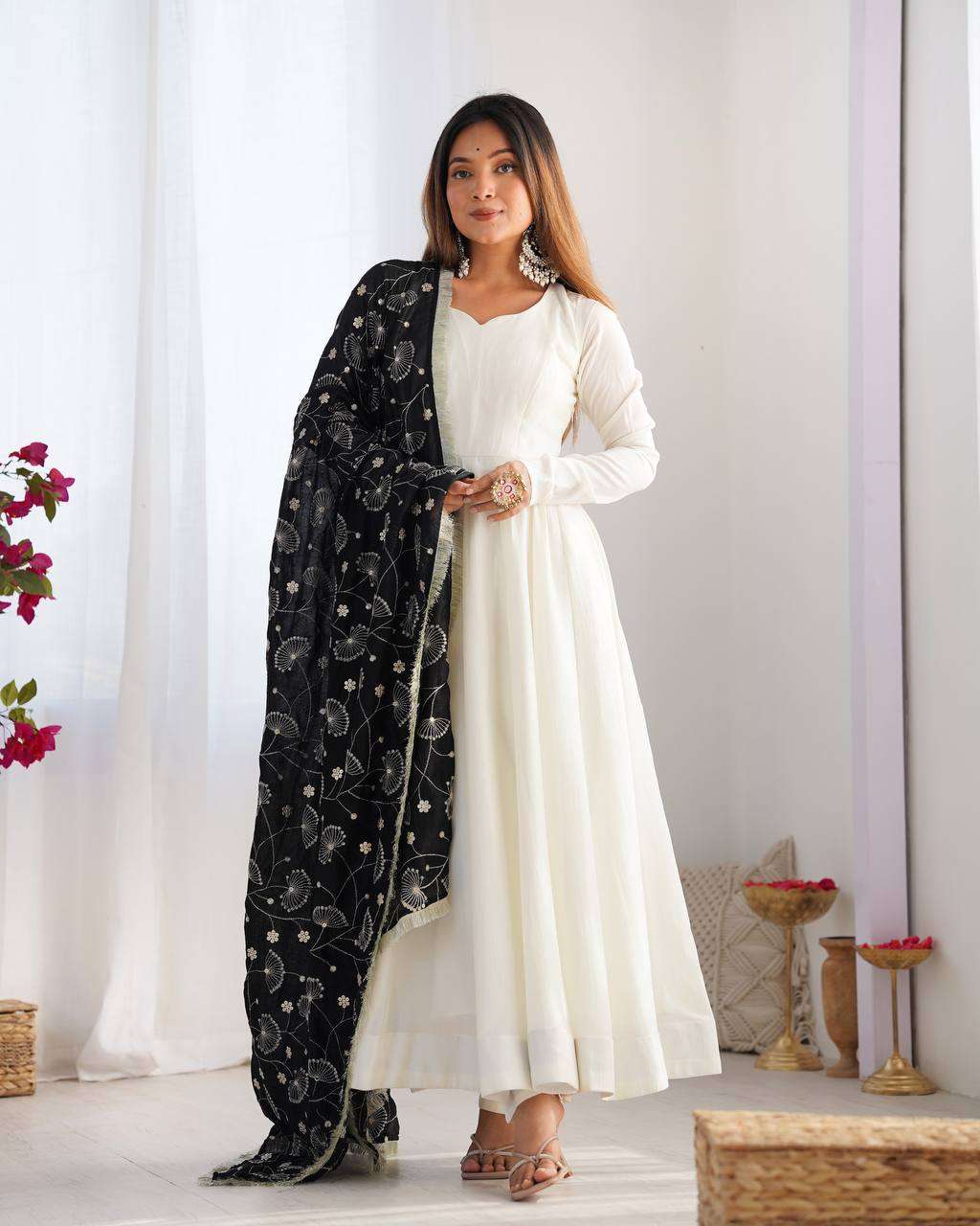 Womens Pure Romansilk Chanderi Plain Anarkali Kurti With Dupatta & Pant Set - Image 4